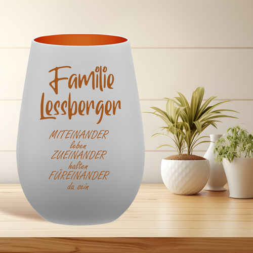 Personalisiertes Windlicht „Familie Lessberger“ mit Namensgravur und Familienspruch