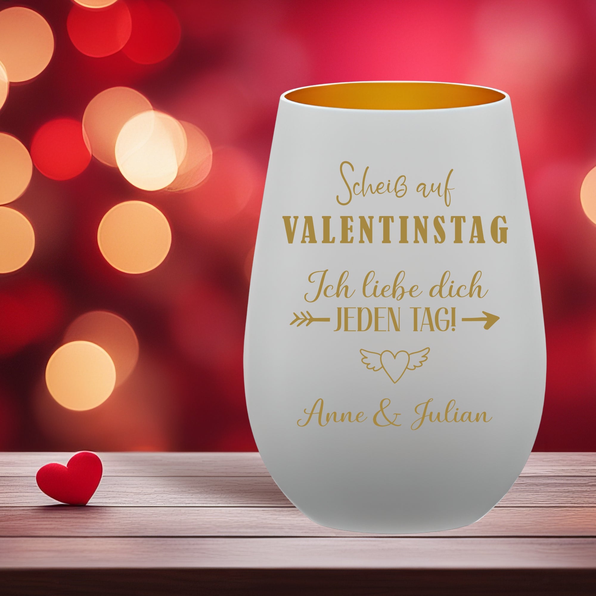 Personalisiertes Windlicht „Scheiß auf Valentinstag – Ich liebe dich jeden Tag!“ mit Namensgravur